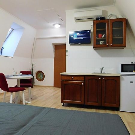 Tulipán Apartman Balatonalmádi Esterno foto