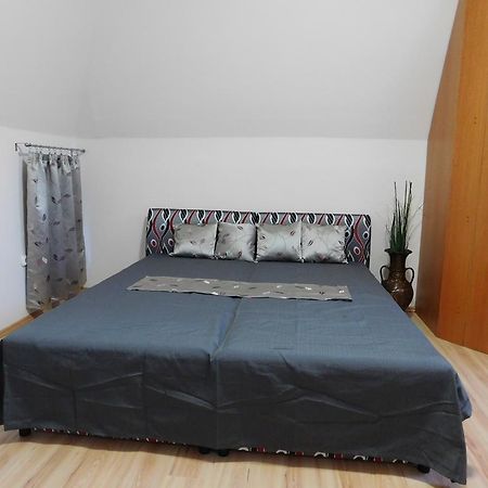 Tulipán Apartman Balatonalmádi Esterno foto