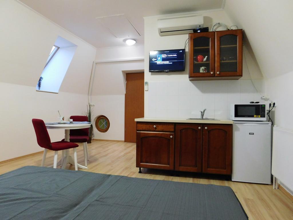 Tulipán Apartman Balatonalmádi Esterno foto