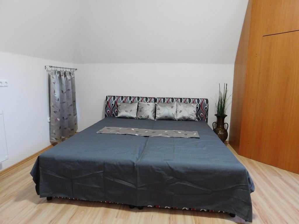 Tulipán Apartman Balatonalmádi Esterno foto