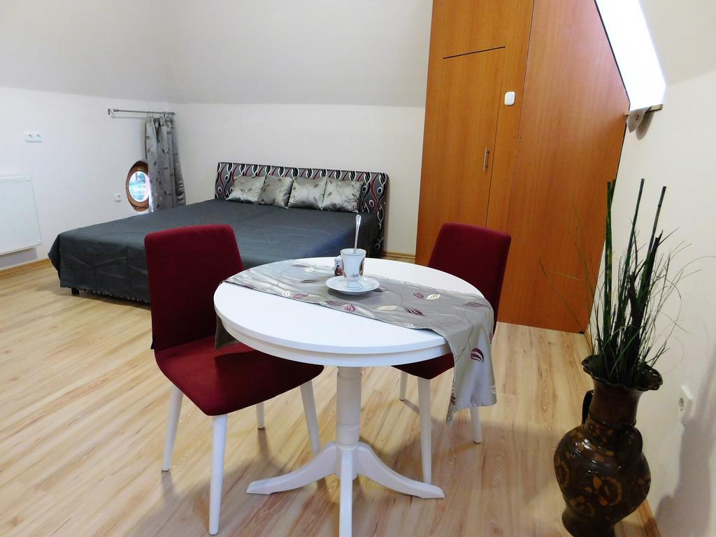 Tulipán Apartman Balatonalmádi Esterno foto