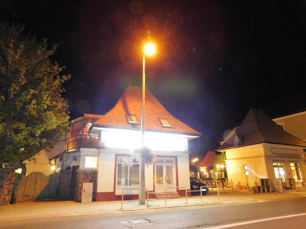 Tulipán Apartman Balatonalmádi Esterno foto